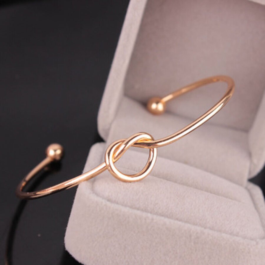 Love Knot Bracelet For Women - Gold