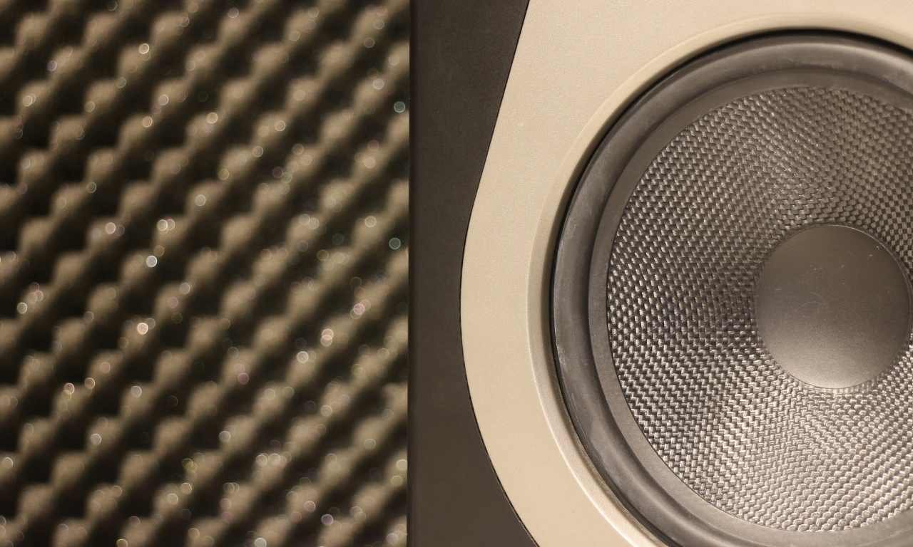 Soundproofing speaker